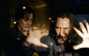 Cặp đôi Keanu Reeves và Carrie-Anne Moss trở lại trong "Ma Trận: Hồi Sinh"