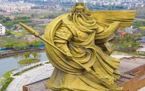 Trung Quốc chi 20 triệu USD chỉ để di dời tượng đài