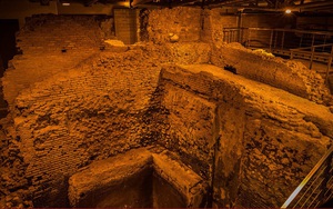 Khám phá công trình cổ bí mật dưới đài phun nước nổi tiếng ở Rome (Italy)