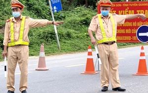 Hà Nội: Tháo dỡ 39 chốt kiểm soát, bỏ kiểm tra giấy đi đường 'vùng xanh'