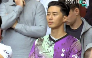 Tài tử Park Seo-joon tới xem bạn thân Son Heung-min thi đấu nhưng Tottenham lại thủng lưới tan nát