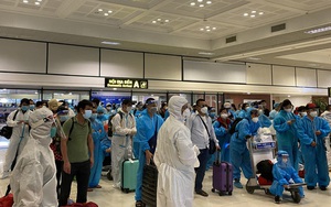 Phát hiện 4 ca dương tính trên chuyến bay đón công dân từ TP HCM về Bắc Giang