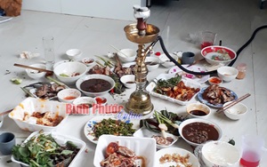 Bắt quả tang 8 nam nữ ăn nhậu khi đang giãn cách, trên mâm có bộ đồ hút shisha: Phạt 120 triệu đồng