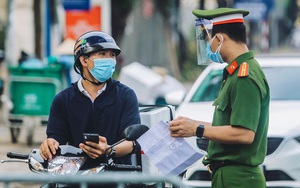 Hà Nội và những lần 'bẻ lái' về giấy đi đường