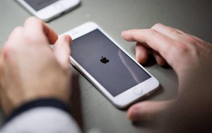 Cảnh báo: Người dùng iPhone có thể bị theo dõi qua camera và microphone