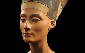 Ngỡ ngàng nhan sắc Nữ hoàng Ai Cập được phục dựng khác hẳn trên phim, được mệnh danh "huyền thoại nhan sắc thế giới" liệu có đúng?