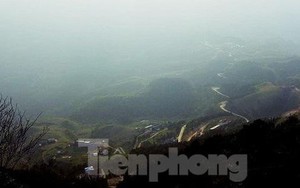 Nhiệt độ ở đỉnh Mẫu Sơn giảm xuống gần 9 độ C