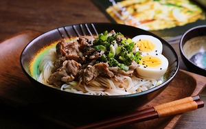 Mì bò trộn kiểu Nhật: Bữa tối 1 món duy nhất vẫn đảm bảo đủ chất mà ngon
