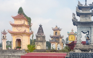 Đào trộm mộ, tống tiền người nhà 300 triệu đồng ở Thái Bình