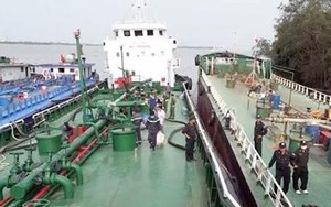 Vụ buôn lậu gần 200 triệu lít xăng: Hé lộ tình tiết ông trùm đầu thú giám đốc Công an tỉnh