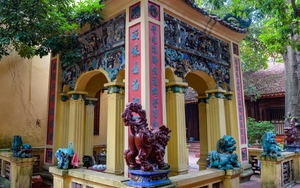 Chiêm ngưỡng ngôi chùa gốm sứ độc đáo tại Hà Nội