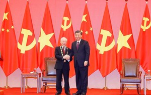 Tổng Bí thư Nguyễn Phú Trọng nhận Huân chương Hữu nghị