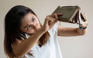 5 thói quen mua sắm khiến "nghèo vẫn hoàn nghèo"