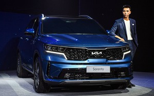 Chơi lớn, KIA Việt Nam trưng bày KIA Sorento PHEV trong ngày ra mắt Carens thế hệ mới