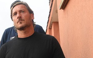 Huyền thoại Totti chạnh lòng vì World Cup 2022 'thiếu sắc thiên thanh'