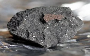 Kho báu vũ trụ triệu đô rơi trước nhà: Tiết lộ sự hình thành Trái Đất