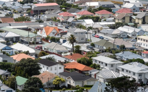 Rao bán nhà, hứa tặng cả ôtô mới để 'hâm nóng' thị trường ở New Zealand