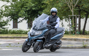 Piaggio MP3 400 HPE là "Xe Ba bánh nhưng không phải xe Ba Bánh"