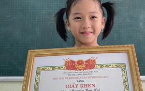 Tuyên dương học sinh lớp 1 nhặt được 12 triệu đồng, tìm trả người đánh rơi