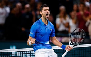 Nhọc nhằn hạ Tsitsipas, Djokovic vào chung kết Paris Masters