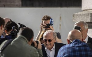 Sepp Blatter thừa nhận trao World Cup 2022 cho Qatar là sai lầm