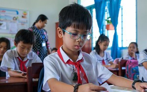 "Thần đồng" Đồng Tháp 2 tuổi biết tiếng Anh, 8 tuổi học vượt 2 lớp, giải thưởng quốc tế treo đầy nhà