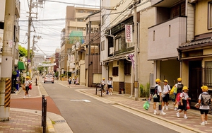 Vì sao đường phố Nhật Bản không có thùng rác mà vẫn luôn sạch sẽ?