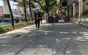 Hà Nội yêu cầu làm rõ nguyên nhân đá lát vỉa hè vỡ nát sau thời gian ngắn sử dụng