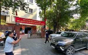Tạm dừng ngay các điểm đỗ xe gây hỏng đá vỉa hè độ bền 70 năm