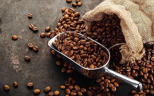 Nhói tim, đau thắt vùng ngực có liên quan đến cà phê?