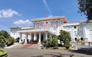 Báo cáo xem xét cho thôi chức vụ cùng lúc 3 phó chủ tịch tỉnh Gia Lai