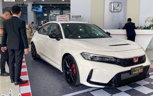 Honda Civic Type R giá gần 2,4 tỷ đồng tại Việt Nam: Đắt gấp rưỡi BMW 330i lắp ráp, ngang C 300 nhập