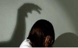 Phòng điều tra thân thiện: Bé gái đọc truyện tranh rồi bình tĩnh khai báo