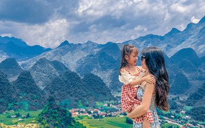 Bé gái 5 tuổi cùng mẹ "đi phượt" chặng đường 1600km khám phá các tỉnh vùng núi phía Bắc