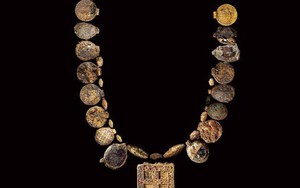 Xây nhà, phát hiện báu vật vô giá và "bóng ma" nữ quý tộc 1.300 tuổi
