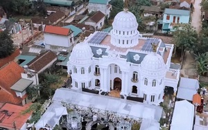 Lâu đài trắng xứ Thanh khiến dân mạng "xỉu ngang xỉu dọc": Toàn bộ nội thất mạ vàng, sử dụng 1000 bóng đèn led, trị giá lên tới trăm tỷ