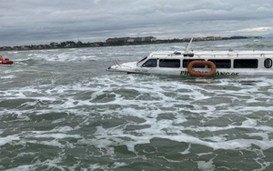 Vụ tai nạn đường thủy tại Cửa Đại khiến 17 người tử vong: Vì sao chiếc ca nô gặp nạn?