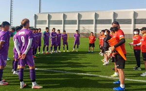 U23 Việt Nam hào hứng bước vào buổi tập đầu tiên tại UAE