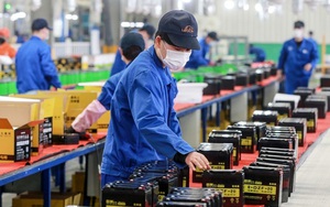 Sinh viên đại học ra trường xin làm công nhân, tiết kiệm được 1 tỷ đồng sau 4 năm: Oằn mình làm việc, sụt hơn 10kg, đứng 12 tiếng/ngày