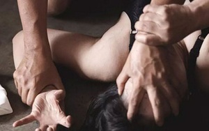 Đang ngủ thấy cả người đau nhói, cô gái mở mắt thì phát hiện cảnh tượng không thể ngờ, chồng nằm bên cạnh cũng sốc nặng