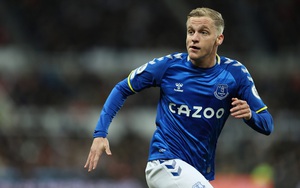 Tìm lại phong độ sau khi rời MU, Van De Beek vẫn bị ĐT Hà Lan ngó lơ