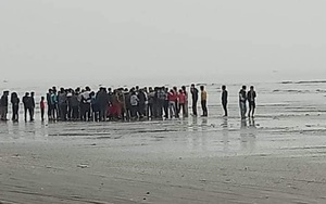 Phát hiện thi thể nam thanh niên có nhiều hình xăm trên bờ biển