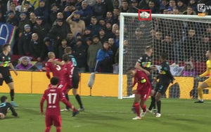 Nhọ như Liverpool: Lập "hat-trick" cột, xà tại Champions League