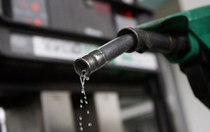 Bộ Công thương kiến nghị giảm thuế 2.000 đồng mỗi lít xăng