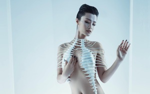 Đông Nhi khoe loạt ảnh táo bạo đã giấu kín suốt 4 năm qua