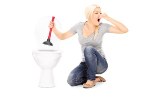 "Chữa cháy" bồn cầu tắc bằng những phương pháp vô cùng đơn giản sau