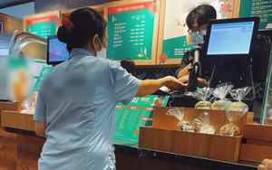 Giúp cô lao công thiếu tiền mua trà sữa, cô gái khiến MXH chia thành 2 phe: Lý do là gì?