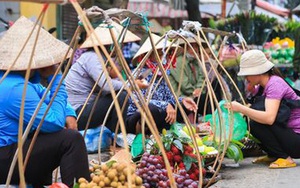 Hà Nội sắp lắp máy bán hàng tự động có trái cây tươi để thay thế hàng rong hè phố