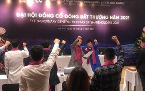 Cổ phiếu họ Apec bay nửa giá khi sếp quàng khăn tím hô hào cổ đông "quyết tâm gồng lãi"