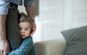 Giúp con bạn vượt qua sự nhút nhát